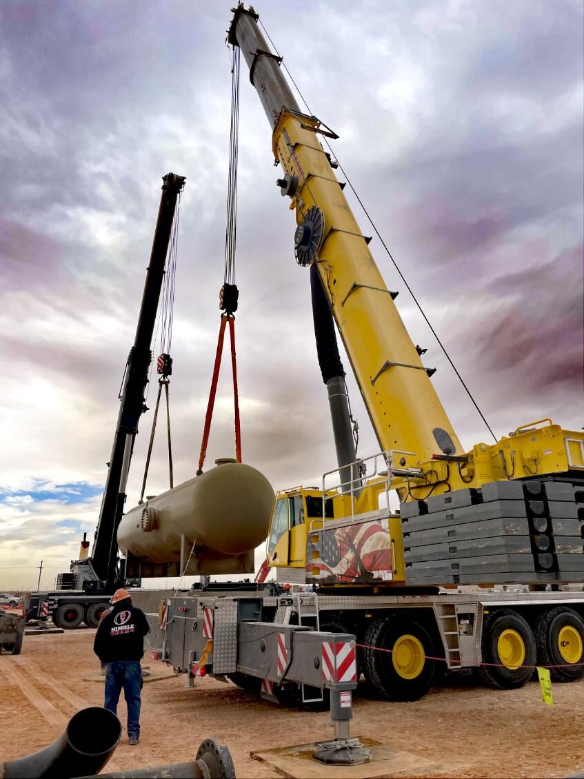 Nimble Crane lifting a pressure vessel