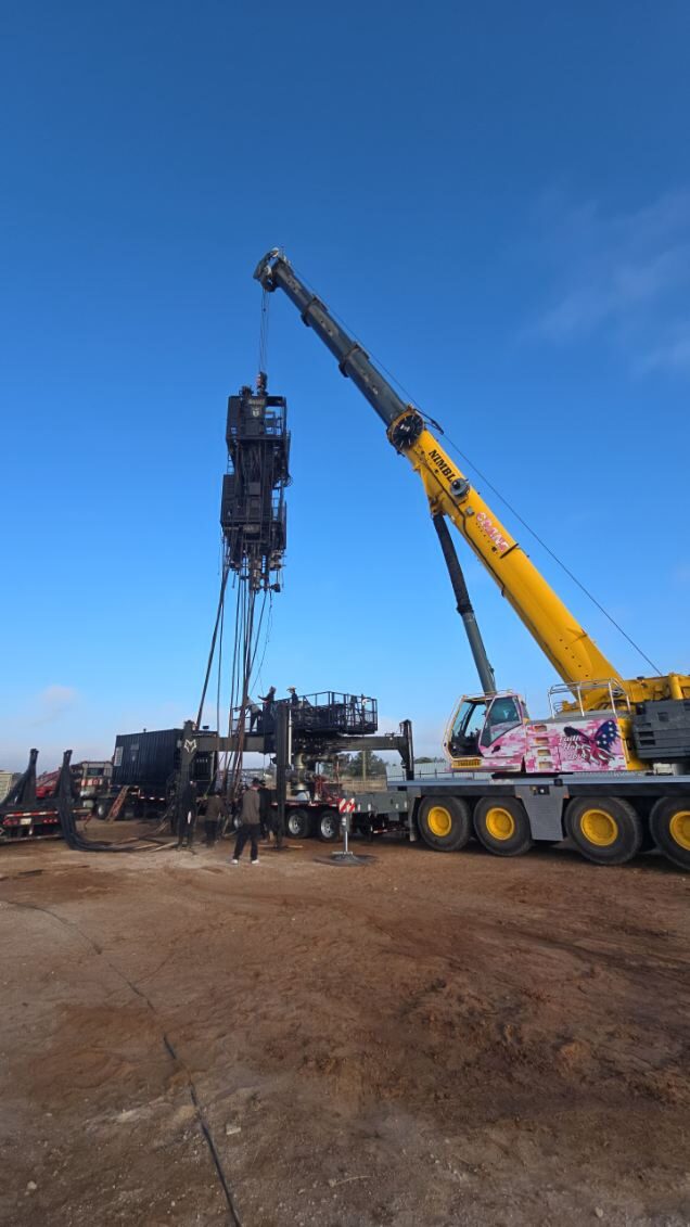 Nimble Crane operator on a wellsite